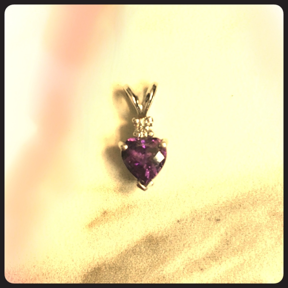 14K White Gold Heart .75 Amethyst Diamond Pendant